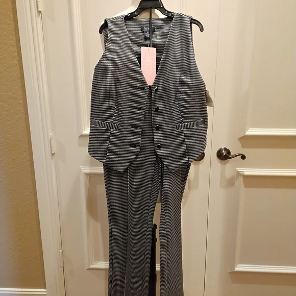 Houndstooth Tailored Vest & Pants Set - Black & White - Picture 3 of 6